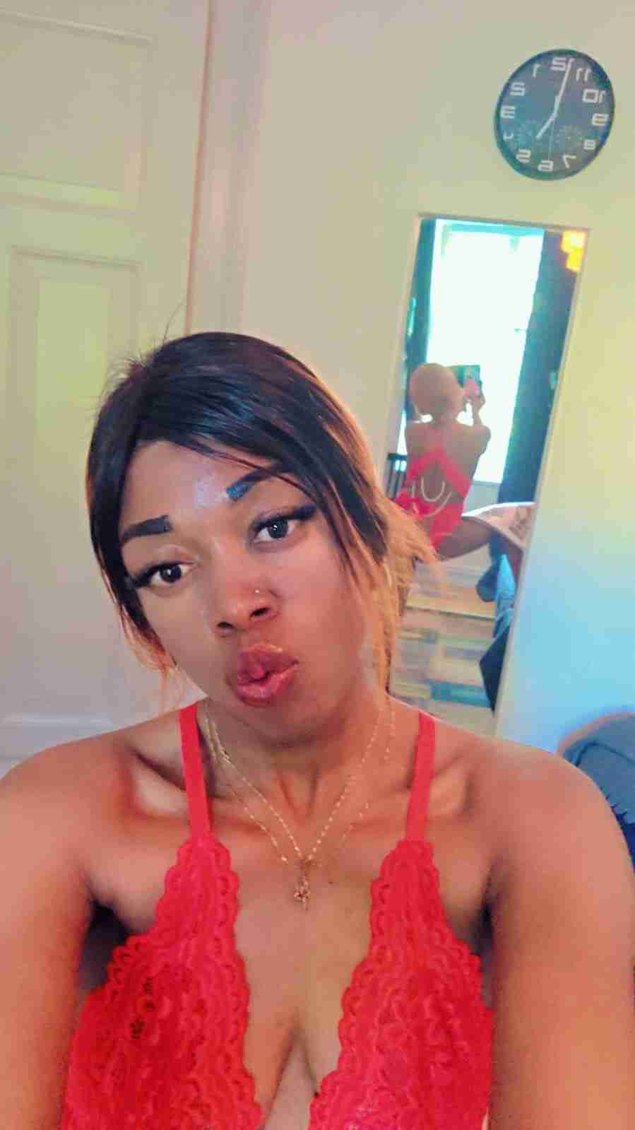Escort Profile Image - Naomi